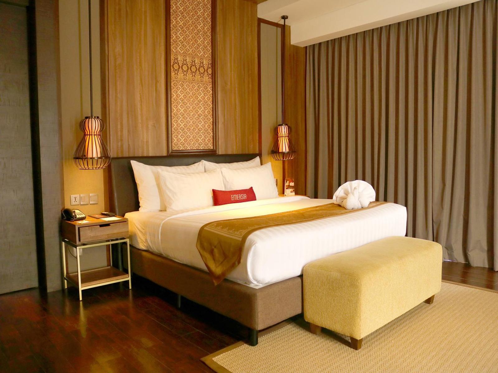 Emersia Hotel & Resort Batusangkar エクステリア 写真